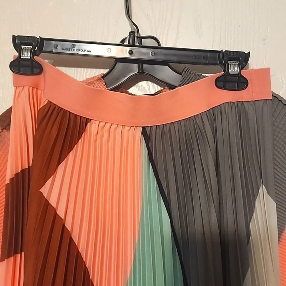 For Her Skirt Set - Picture 5 of 7